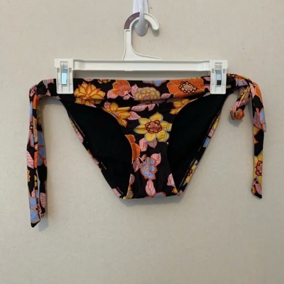 Modcloth | NWT Fiona Tie-Side Bikini Bottom - Picture 8 of 12